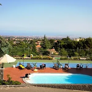 Etna Hut Bed & Breakfast